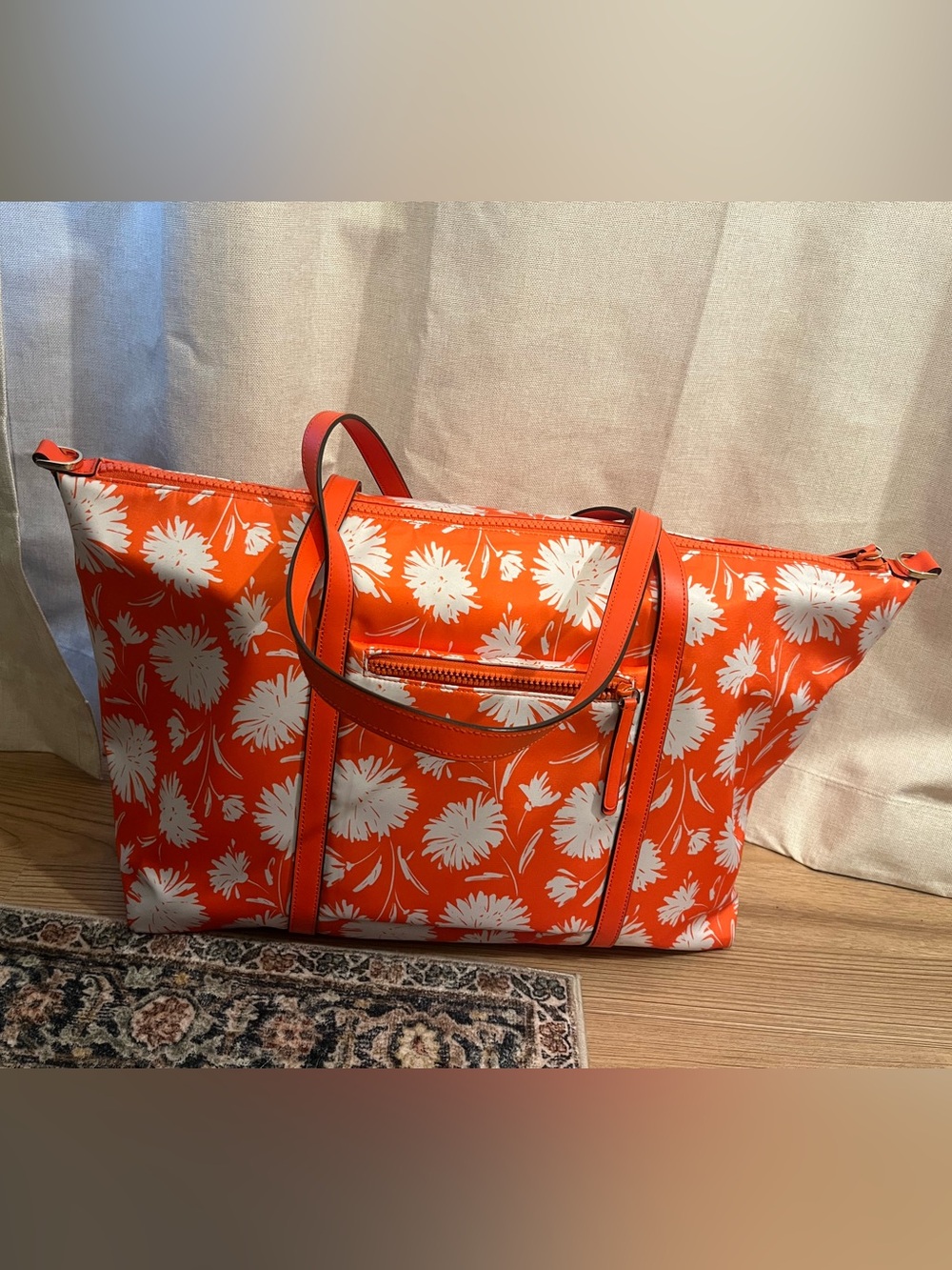kate Spade Orange and White Daisy Print Weekender - Picture 2 of 3